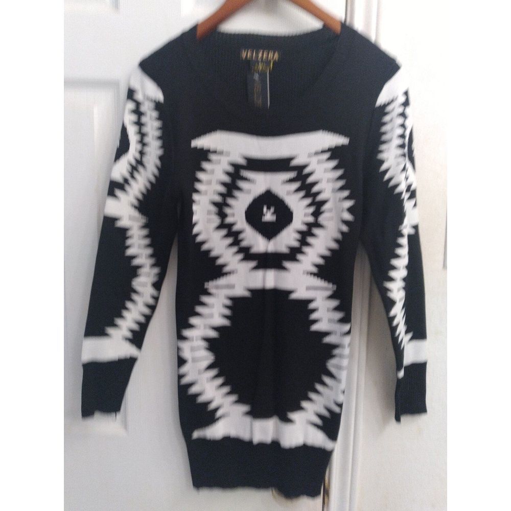 Velzera Black & White Aztec Print Long Sleeve Sweater Dress Geometric‎ Pattern